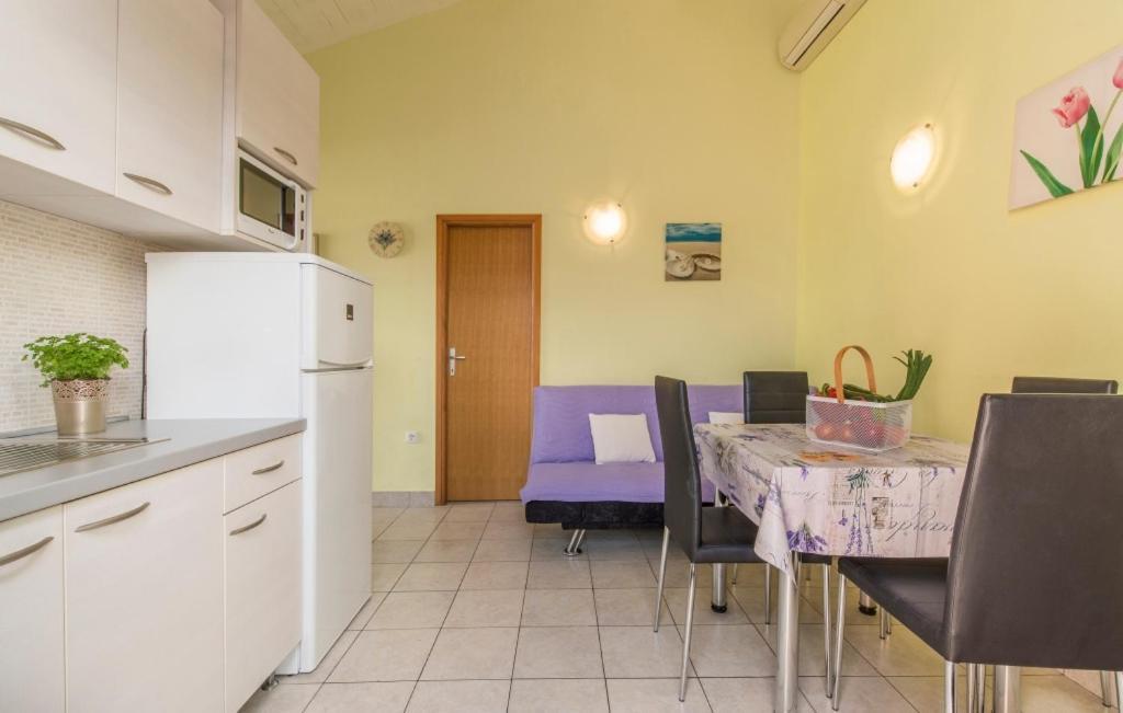 House In With Balcony, Air Conditioning, Wifi, Washing Machine Poreč
