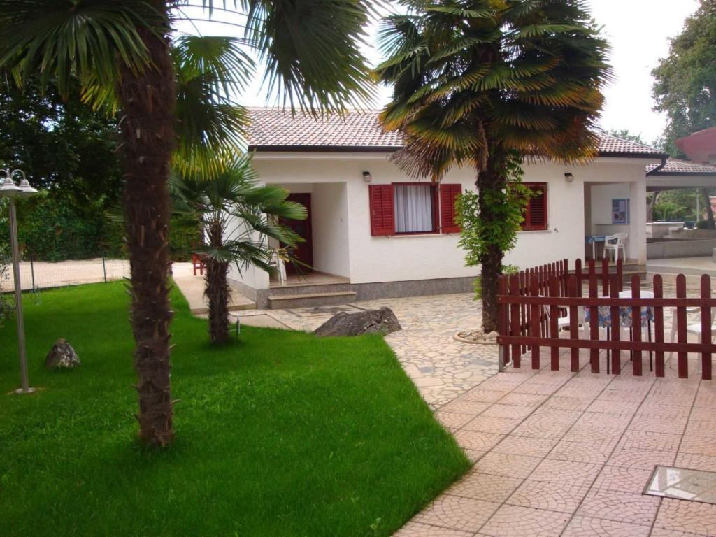 Holiday home House In With Balcony, Air Conditioning, Wifi, Washing Machine