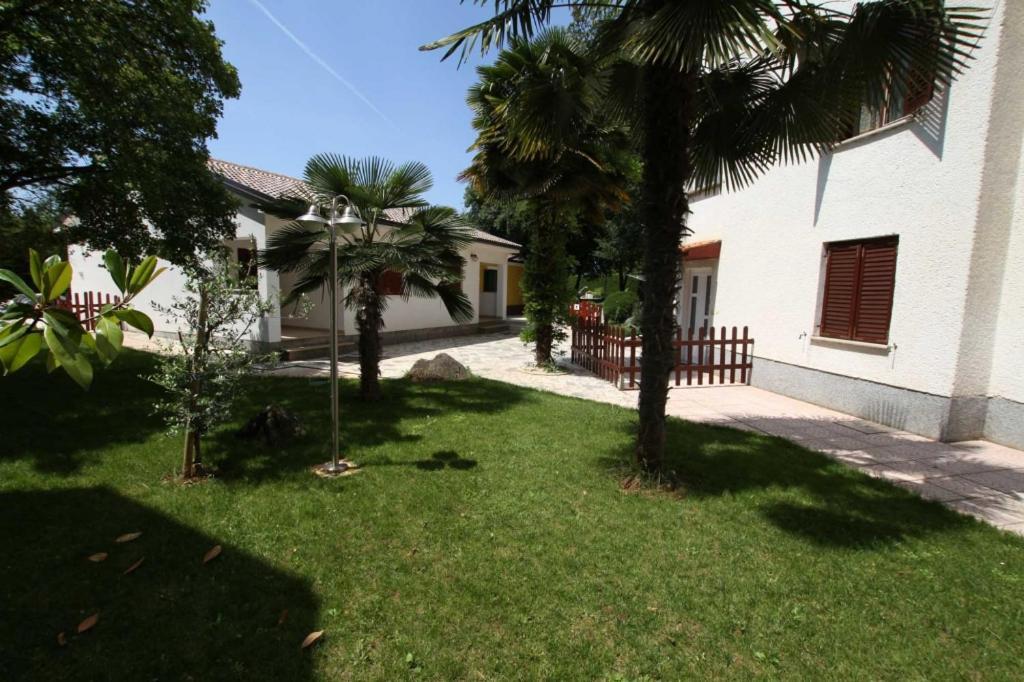 Holiday home House In With Balcony, Air Conditioning, Wifi, Washing Machine *