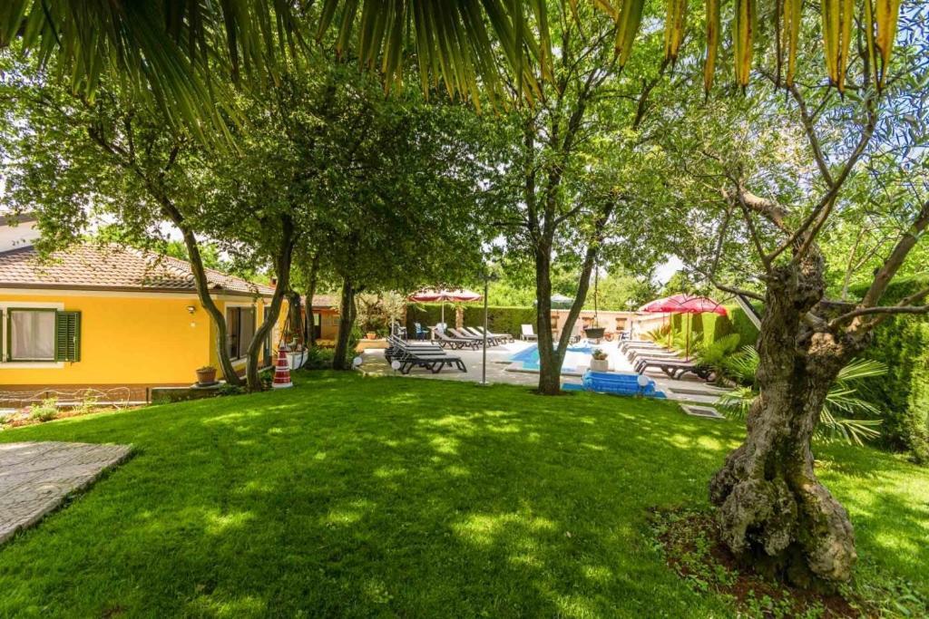 House In With Balcony, Air Conditioning, Wifi, Washing Machine *