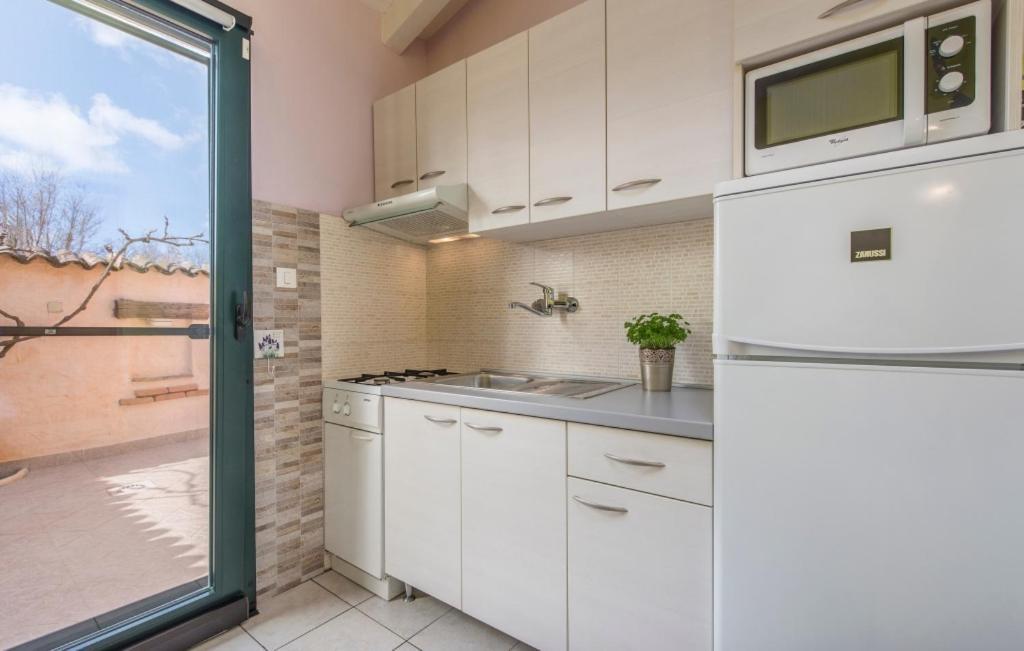 House In With Balcony, Air Conditioning, Wifi, Washing Machine Holiday home *