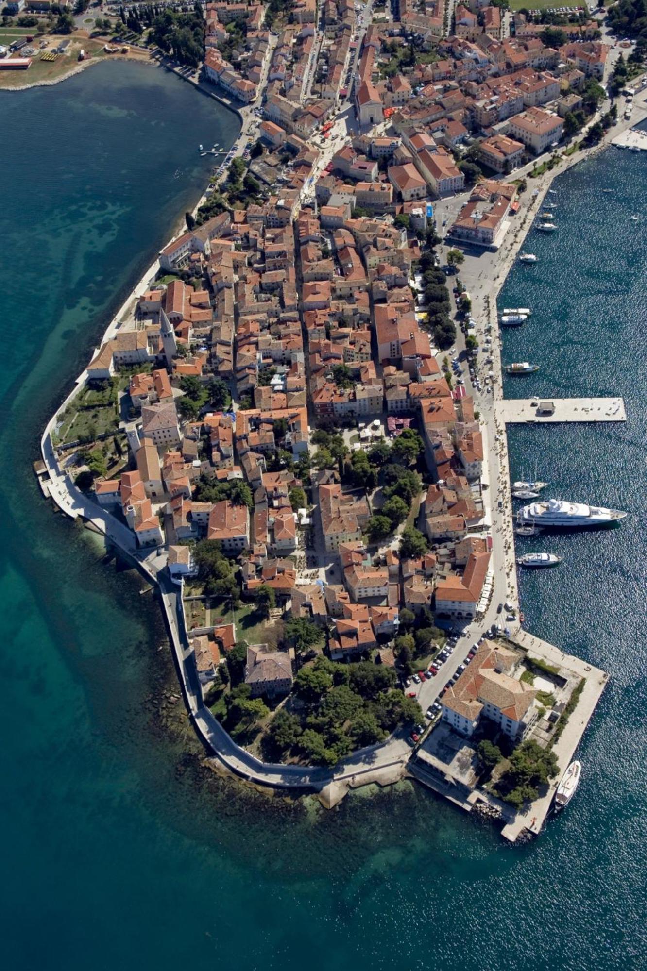 House In With Balcony, Air Conditioning, Wifi, Washing Machine Porec